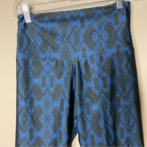 Onzie Ritz python leggings size-S/M - Picture 4 of 7